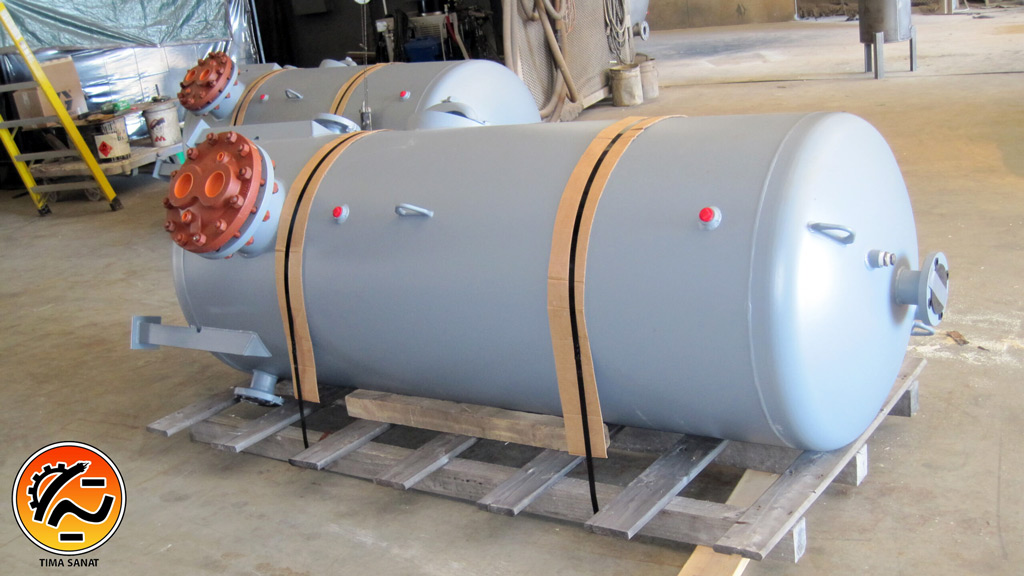 مخازن تحت فشار و ذخیره از نوع مخزن ذخیره آبگرم کویل دار برای صنایع پتروشیمی